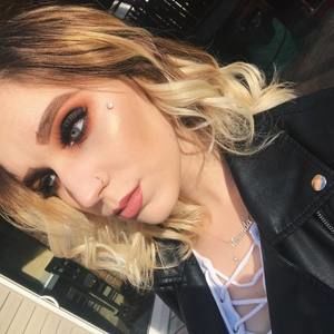 Meet your Posher, Miranda